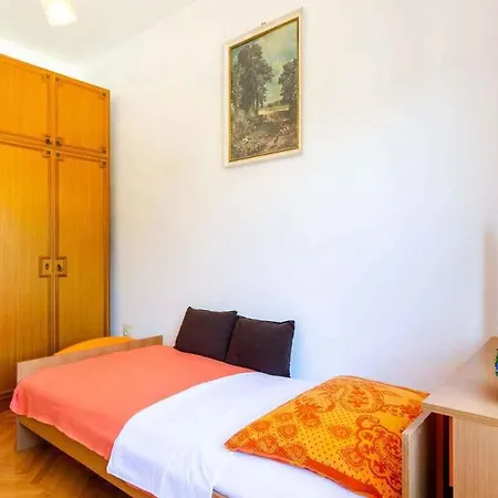 Appartement Three-bedroom In I *