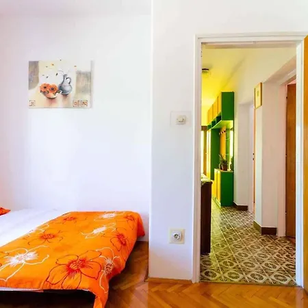 Apartmán Three-bedroom In I