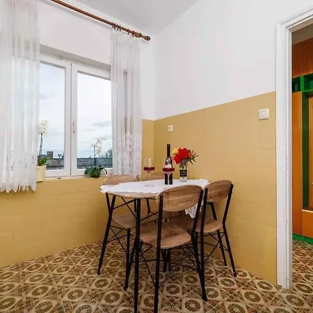 Apartment Three-bedroom In I *