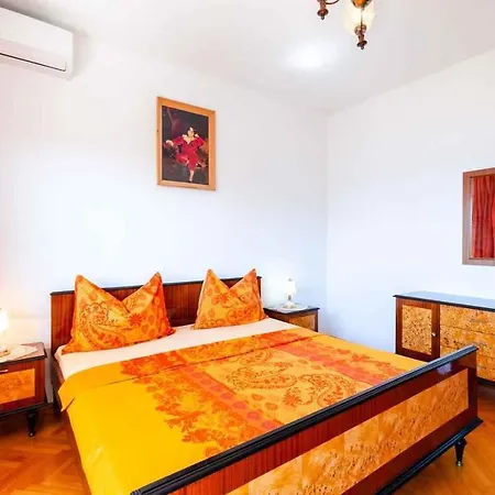 Apartamento Three-bedroom In I Crikvenica