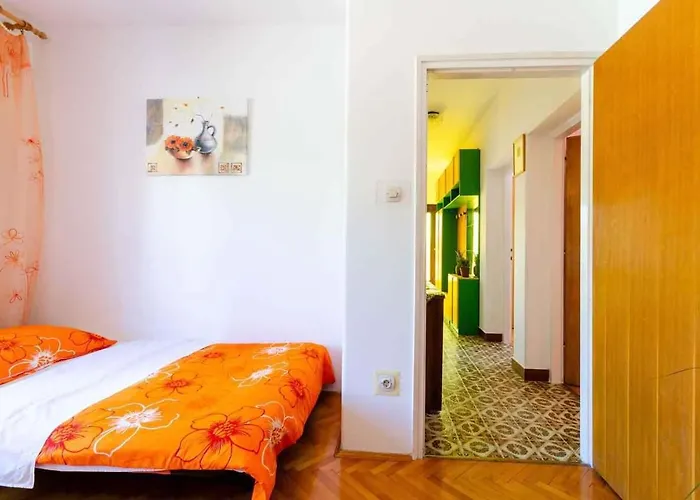 Apartment Three-bedroom In I
