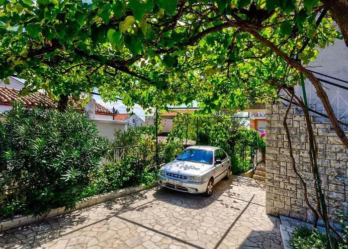 Three-bedroom In I
